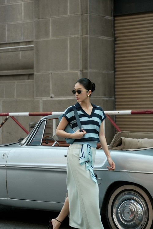 Sixdo Blue Navy Stripe Knit Blouse